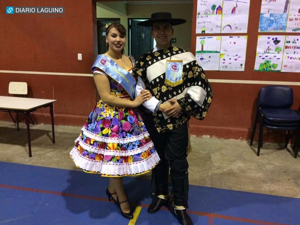 Hermanos Sergio y Melisa Sandoval obtuvieron primer lugar en Campeonato de Cueca Regional