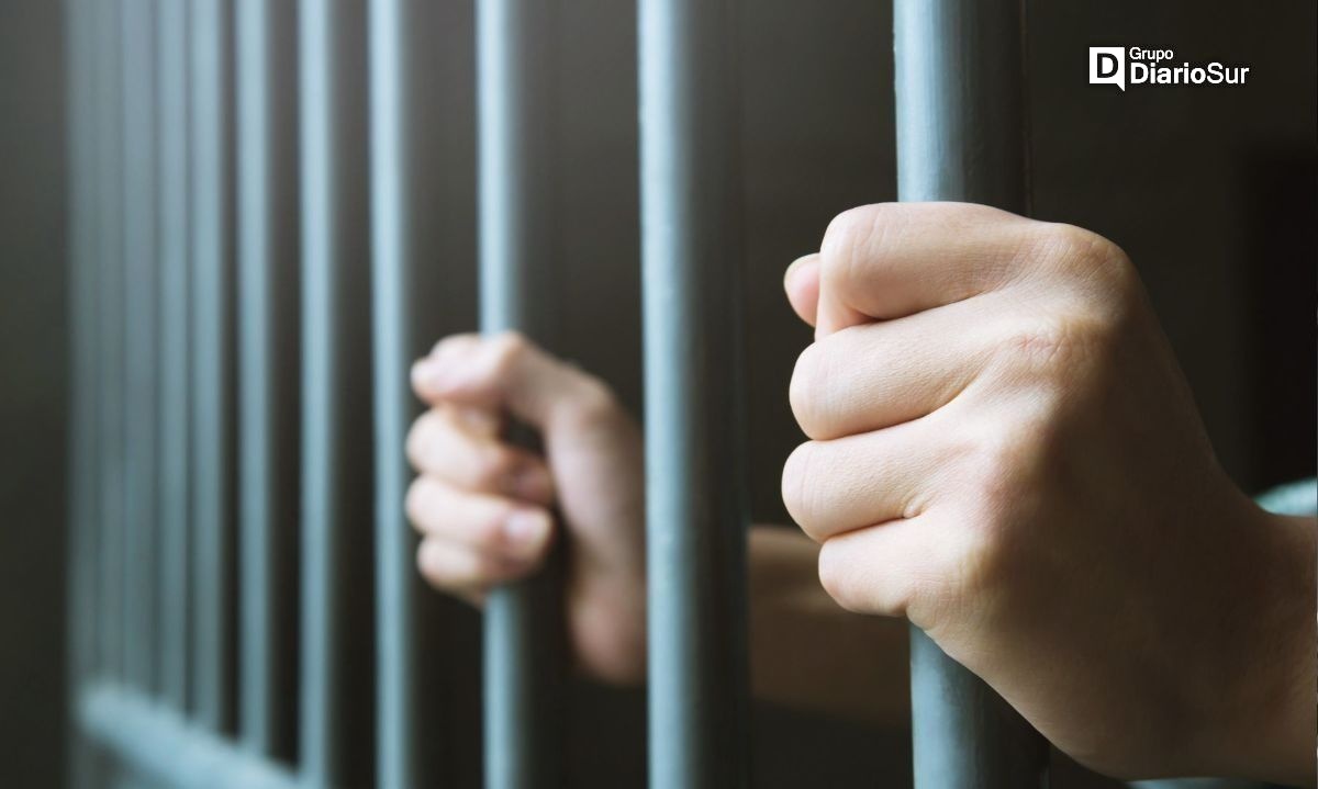 En prisión preventiva quedaron cuatro imputados por robo de cabañas en Coñaripe