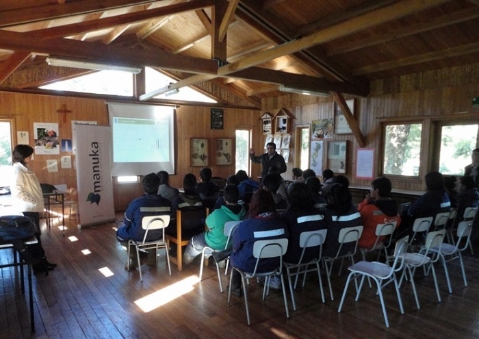 Con éxito se llevó a cabo reunión entre Liceo Agropecuario y Forestal Lipinüe y empresa lechera  Manuka