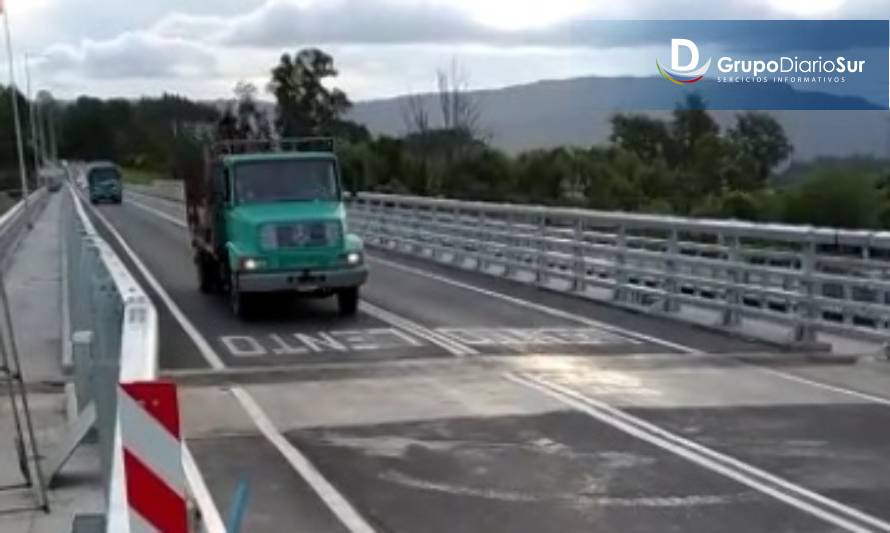 Camioneros advierten peligroso desnivel en puente Quinchilca