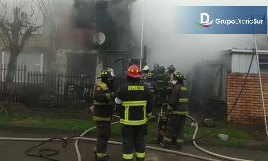 Violento incendio afectó a cuatro viviendas en Osorno