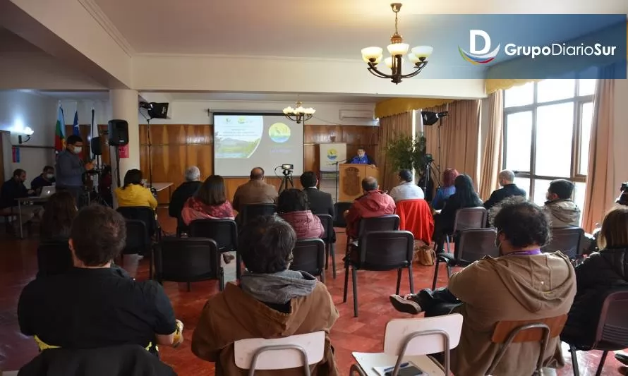 En dos comunas de la Región se desarrolló seminario sobre el Diagnóstico Integral de humedales de Los Ríos