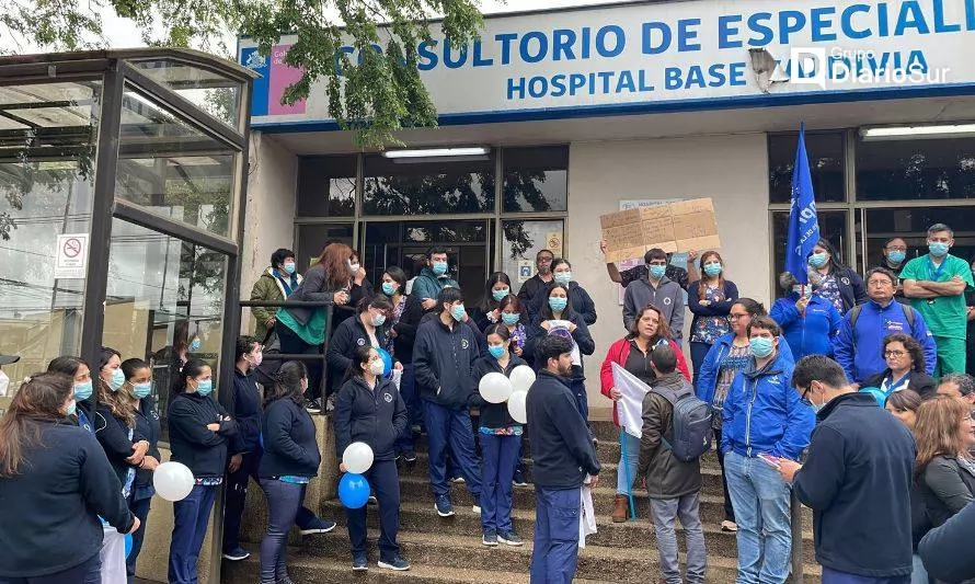 Trabajadores de la salud rechazan la desvinculación del personal honorarios en Valdivia
