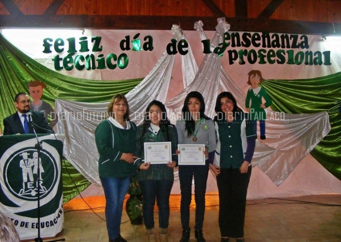 Con solemne ceremonia Liceo Lipingüe celebró Día de la Educación Técnico Profesional