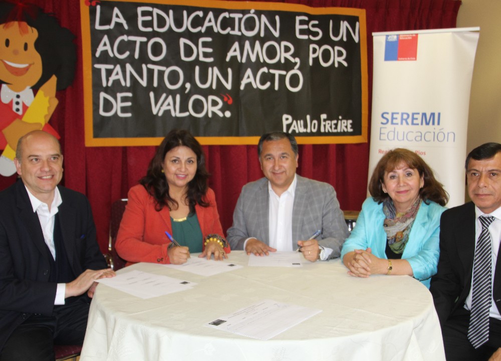 En Paillaco se firmó convenio que inicia el trabajo del Comité Local de Desarrollo Profesional Docente de Los Ríos